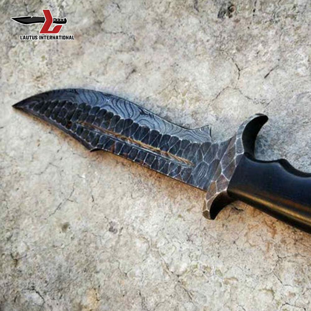 Damascus Steel Bowie Knife